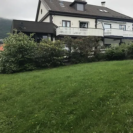 Koselig Hybel Ved Park Penzion *